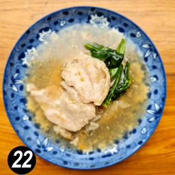 42. เส้นใหญ่ราดหน้าหมู (Take away)