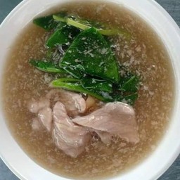 ราดหน้าเส้นใหญ่ หมู
