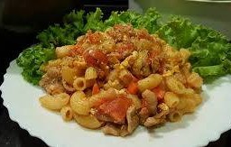 มักโรนีเนื้อ