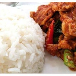 กระเพราเดือด ข้าวไข่เจียว