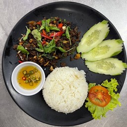 กะเพราราดข้าว