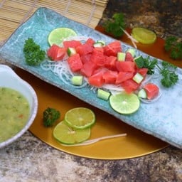 ยำมากุโระ (ทูน่า)