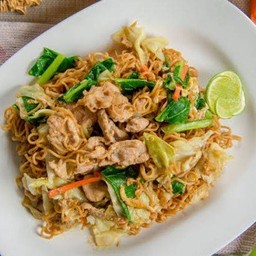 ผัดมาม่า