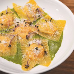 เกี๊ยวอิตาเลียนไส้แซลม่อนรมควัน