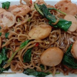 มาม่ากระเพราไส้กรอก