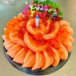 เค้กแซลมอนครึ่งปอนด์ ฟรี โชยุ วาซาบิ ไชเท้า