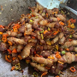 ข้าวสามชั้นคั่วพริกเกลือ