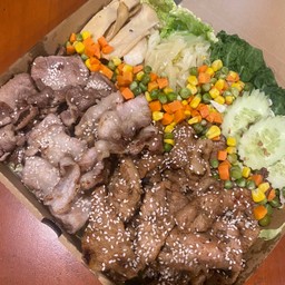 MeatMeet Big Set แก๊งลูกหมูตัวใหญ่สามตัวแบบย่างให้ (ทานได้ 5-6 คน)