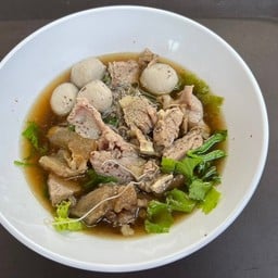 ดวงอุดม ก๋วยเตี๋ยวเนื้อ