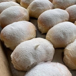 บ้านย่า เบเกอรี่ ตรงข้ามสำนักงานเทศบาลตำบลหงาว