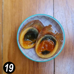 32. ไข่เยี่ยวม้า