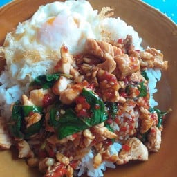 กระเพราไก่