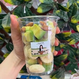 กล้วย + อโวคาโด้ + แอลมอน ( ปั่นใส่นม+โยเกิร์ต)