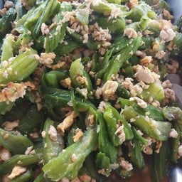โกนงข้าวมันไก่ ข้าวราดแกง ข้าวขาหมู ก๋วยเตี๋ยวต้มยำไข่หวาน ไม่มี