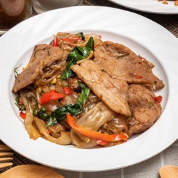 ผัดขี้เมา สมุนไพรไทย เผ็ดร้อน