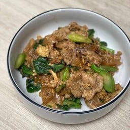 เส้นใหญ่ผัดซีอิ๊ว