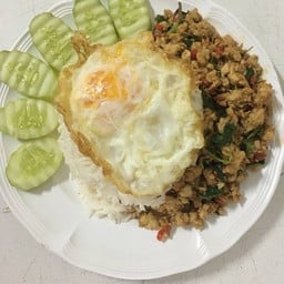 กระเพราไก่