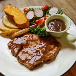 สเต็กหมูพริกไทยดำ