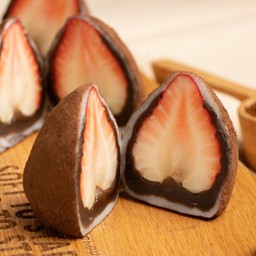 L - Strawberry Chocolate Daifuku