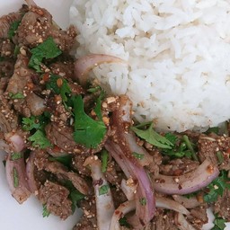 ข้าวลาบเนื้อ