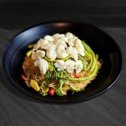 ผัดหมี่กระเฉดเนื้อปูก้อน (สำหรับทาน 1 คน) Stir-fried Noodles with Crab Meat and Water Mimosa