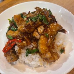 ข้าวกระเพราปลากะพง