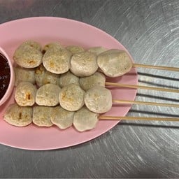 ลูกชิ้นหมูปิ้ง 5ไม้