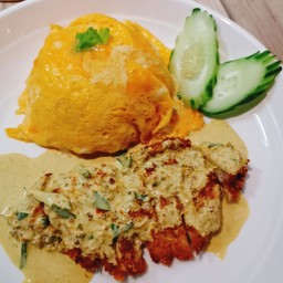 ข้าวฉู่ฉี่ไก่กรอบ + ไข่ข้น