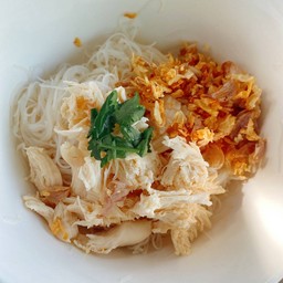 ข้าวไข่ข้นและผลไม้น้องออปอ
