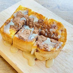 ขนมปังปิ้งไมโลนมข้น