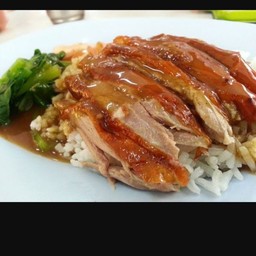 ข้าวหน้าเป็ด เซียงไฮ้ สุกรทอง (เฮียเน)
