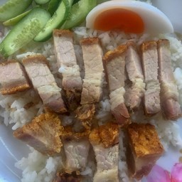 ข้าวหมูกรอบซอสมาเลเซีย