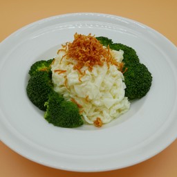 เนื้อปูผัดไข่ขาวและกังป๋วย