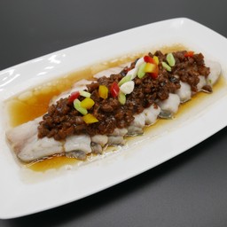 ปลากะพงนึ่งหมูสับเห็ดหอม