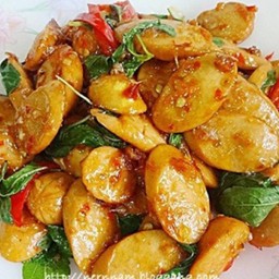 ข้าวกระเพราไส้กรอก