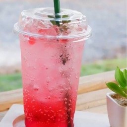 สตอเบอรี่โซดา