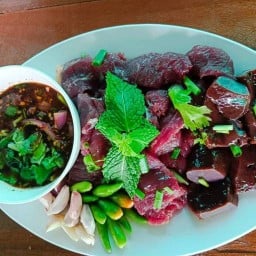 ก้อยนัวร์ แซ่บเวอร์