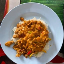 ข้าวพะแนงหมู