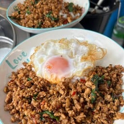 กระเพราหมูสับ