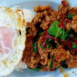 กะเพราะเนื้อริบอาย+ไข่ดาว