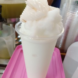 น้ำมะพร้าวปั่นนมสด