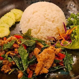 ข้าวกระเพราหมูพรีเมี่ยม