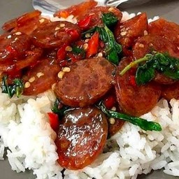 กะเพรากุนเชียงราดข้าว