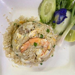 ข้าวผัดรวมมิตร