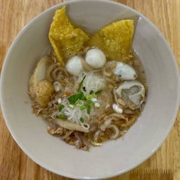 ก๋วยเตี๋ยวลูกปลา&ต้มเลือดหมู(ดาวคะนอง)