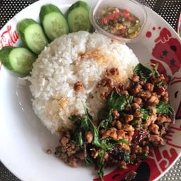 ครัวคุณเชอ หลังโรงเรียนสตรีสิริเกศ