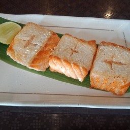 ท้องปลาแซลมอนย่างเกลือ