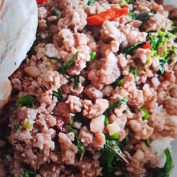 ข้าวกะเพราเนื้อโคขุน
