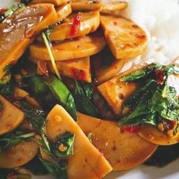 กะเพราหมูยอราดข้าว