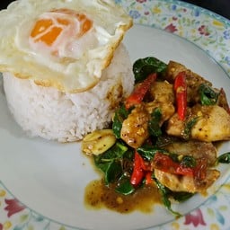 ข้าวหมูสามชั้นผริกแกงใต้ (ไม่รวมไข่)